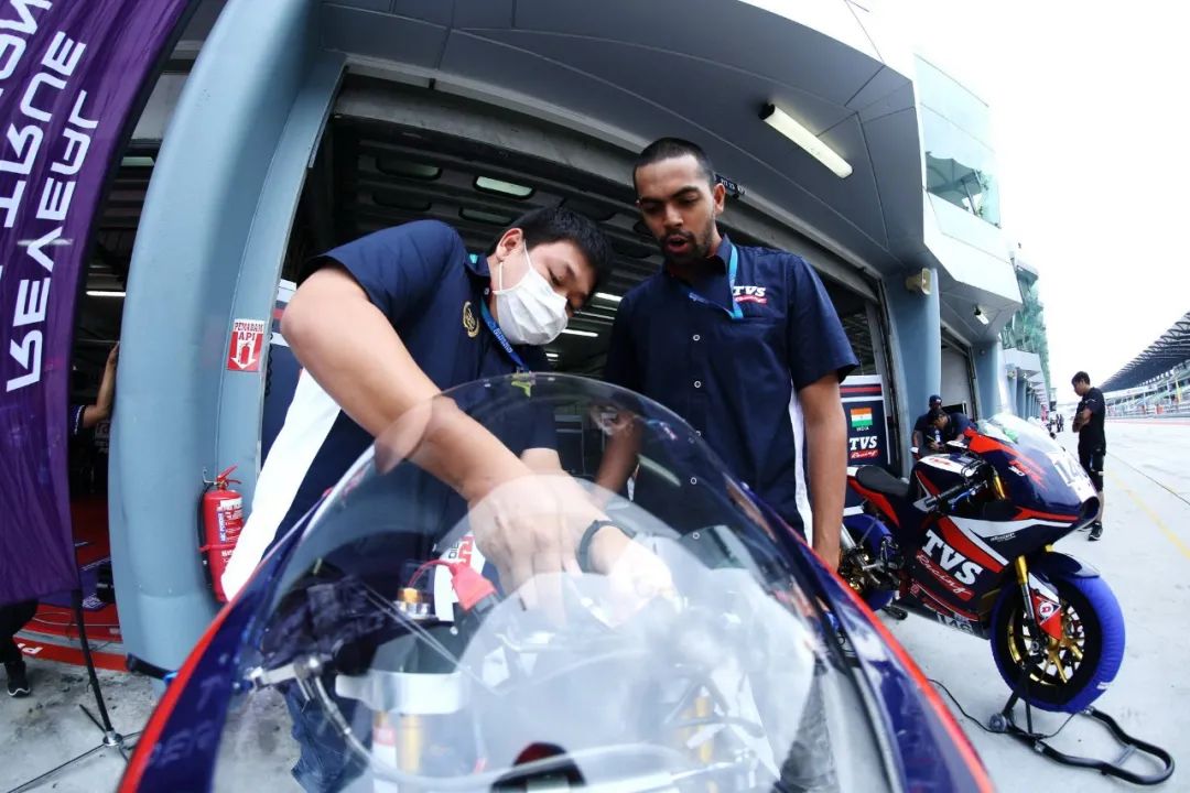 點(diǎn)擊進(jìn)入看圖評(píng)論