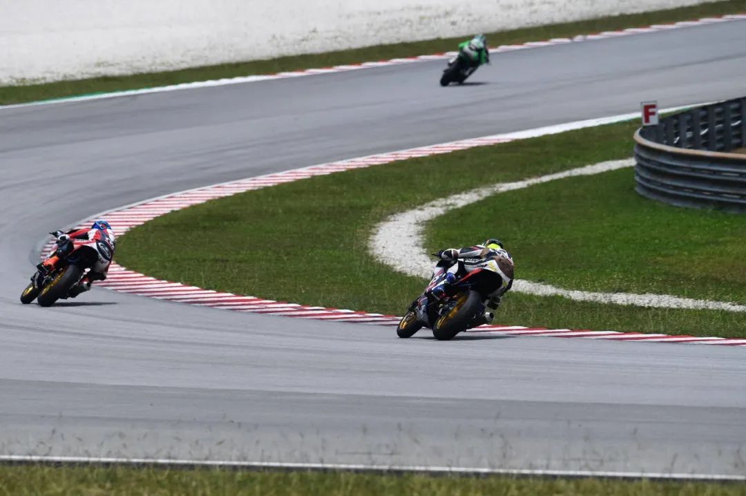 點(diǎn)擊進(jìn)入看圖評(píng)論