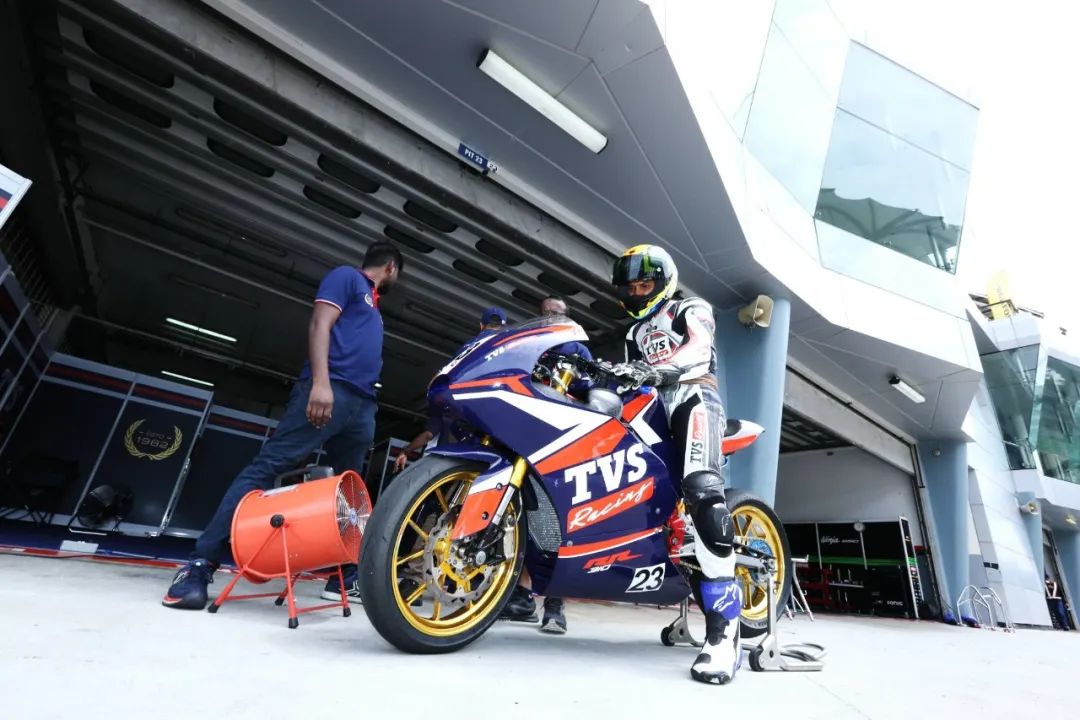 點(diǎn)擊進(jìn)入看圖評(píng)論