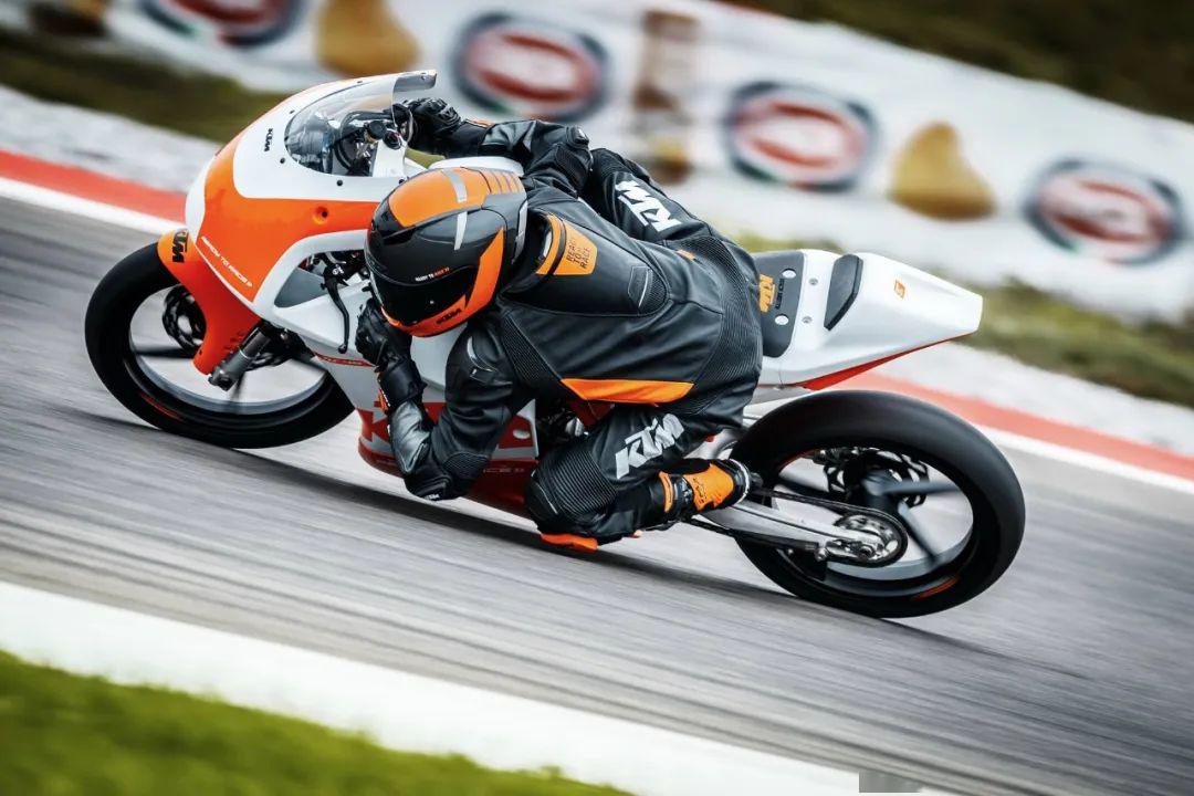 點(diǎn)擊進(jìn)入看圖評(píng)論