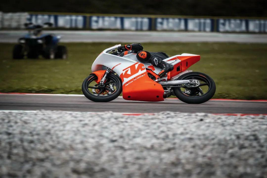 點(diǎn)擊進(jìn)入看圖評(píng)論