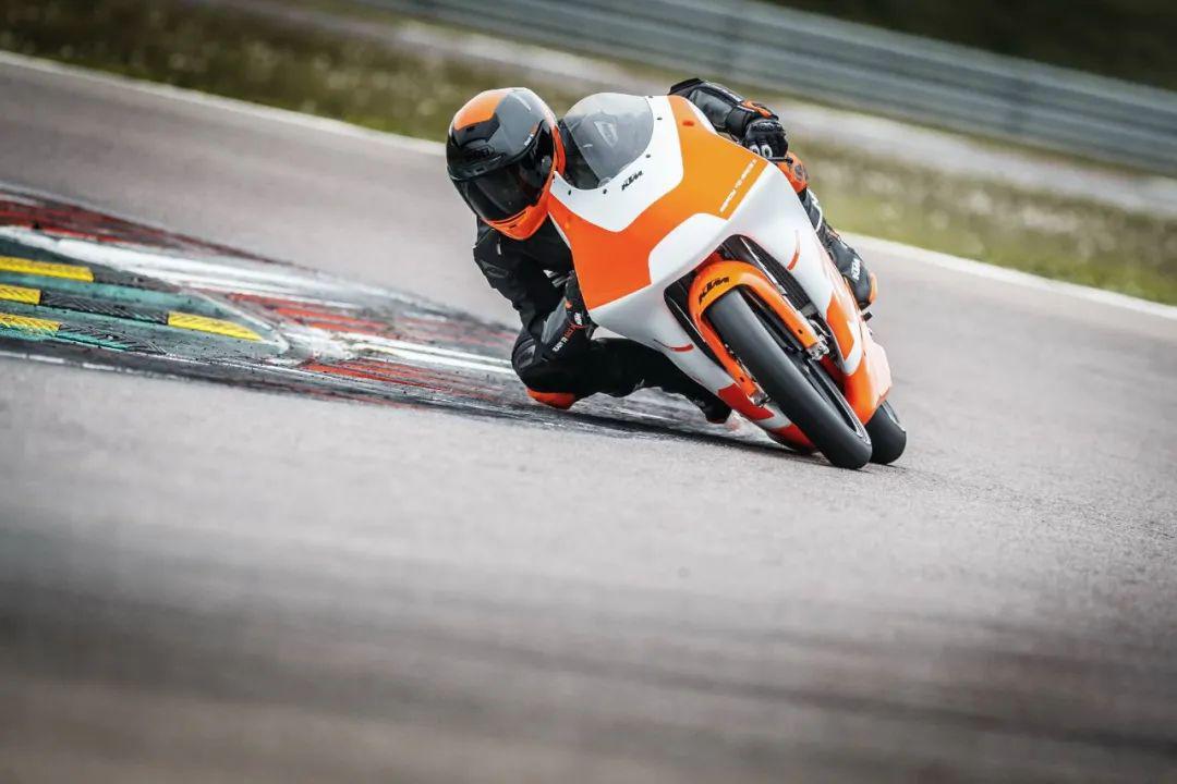 點(diǎn)擊進(jìn)入看圖評(píng)論