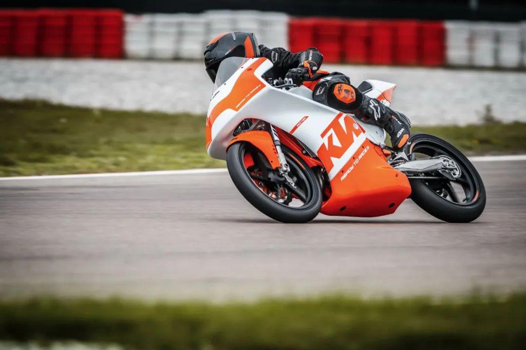 點(diǎn)擊進(jìn)入看圖評(píng)論