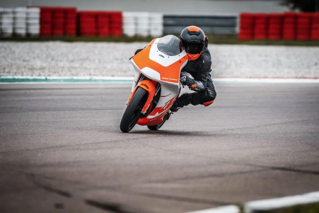 點(diǎn)擊進(jìn)入看圖評(píng)論