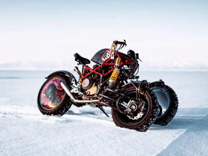 激情三蹦子，杜卡迪Hypermotard 1100爆改雪地倒三輪！