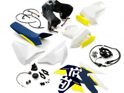 原廠改裝：胡斯瓦那 701 耐力越野適用的 25 升大油箱