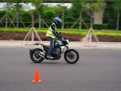 中國摩托車聯(lián)合測評：復古的越野細節(jié)-凱越500F 攀爬版