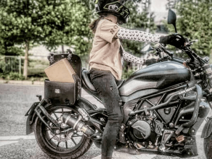 我本是只愛仿賽的酷女子，沒想到被這款踏板車掰“彎”了