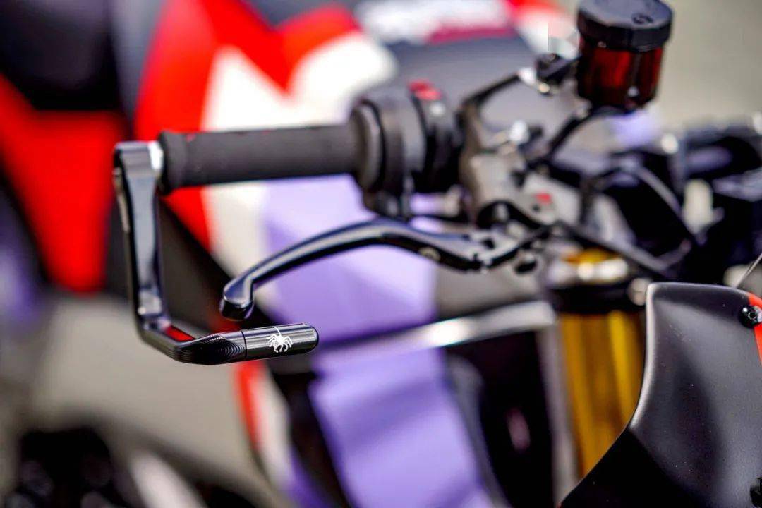 點(diǎn)擊進(jìn)入看圖評(píng)論