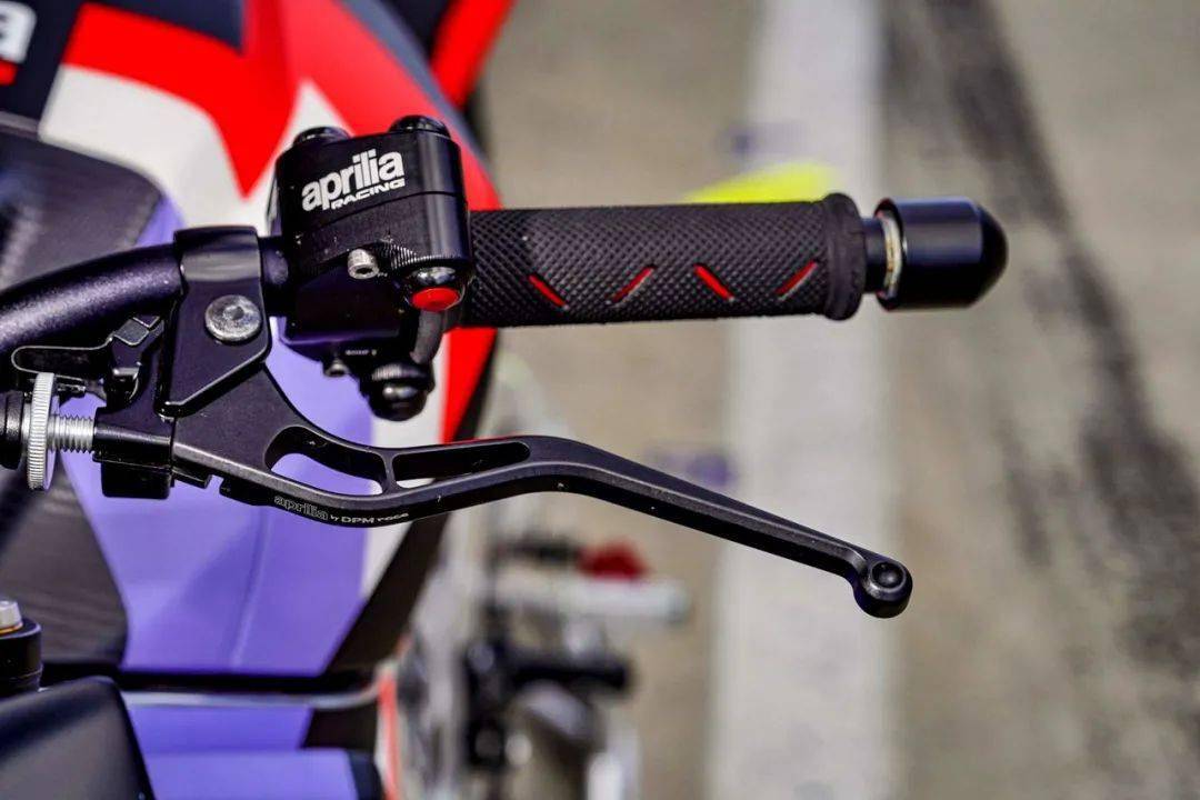 點(diǎn)擊進(jìn)入看圖評(píng)論