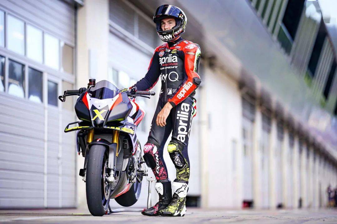 點(diǎn)擊進(jìn)入看圖評(píng)論