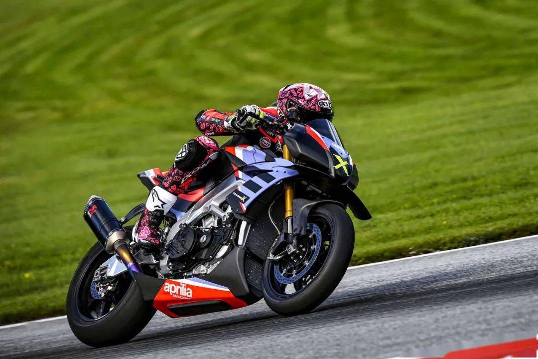 點(diǎn)擊進(jìn)入看圖評(píng)論