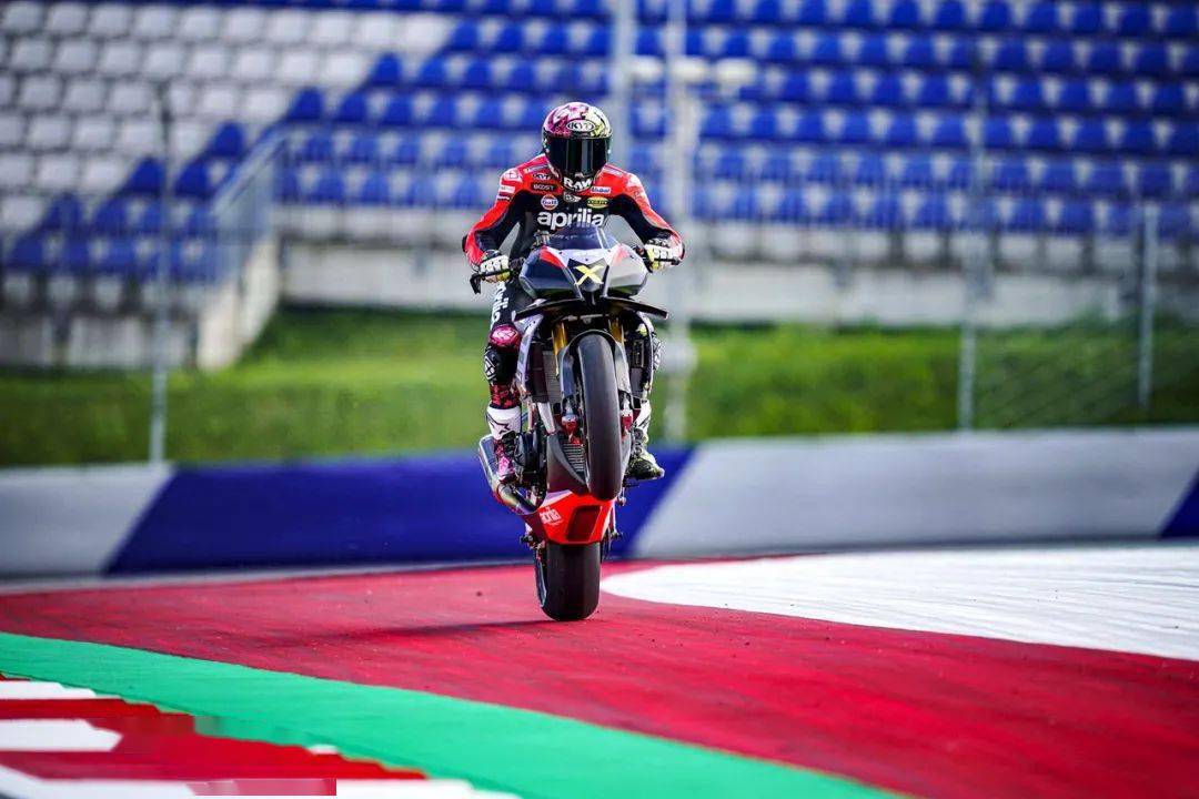 點(diǎn)擊進(jìn)入看圖評(píng)論