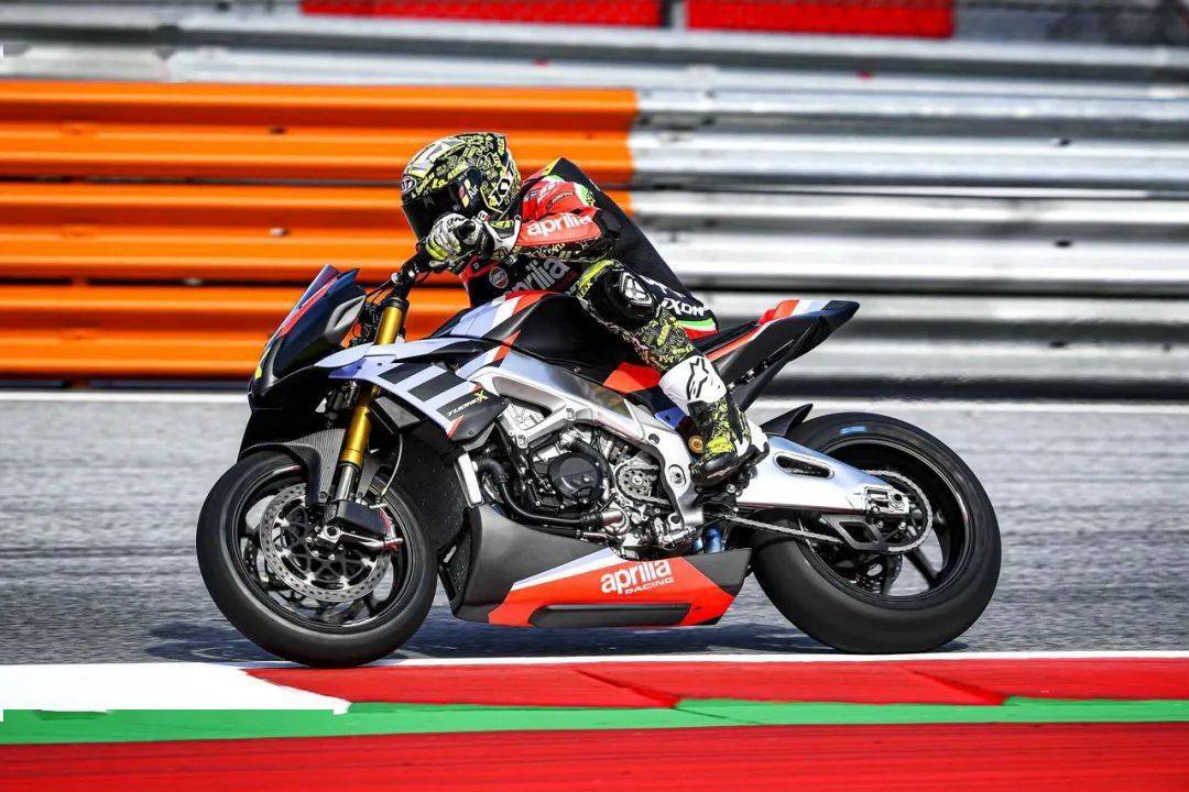 點(diǎn)擊進(jìn)入看圖評(píng)論