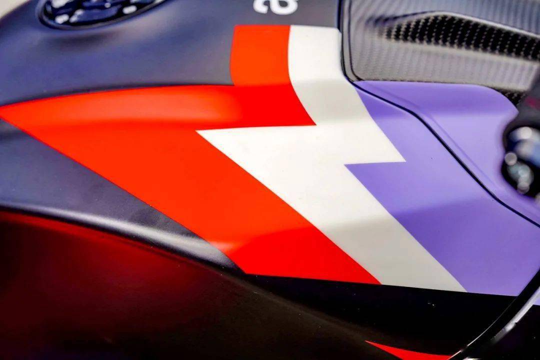 點(diǎn)擊進(jìn)入看圖評(píng)論