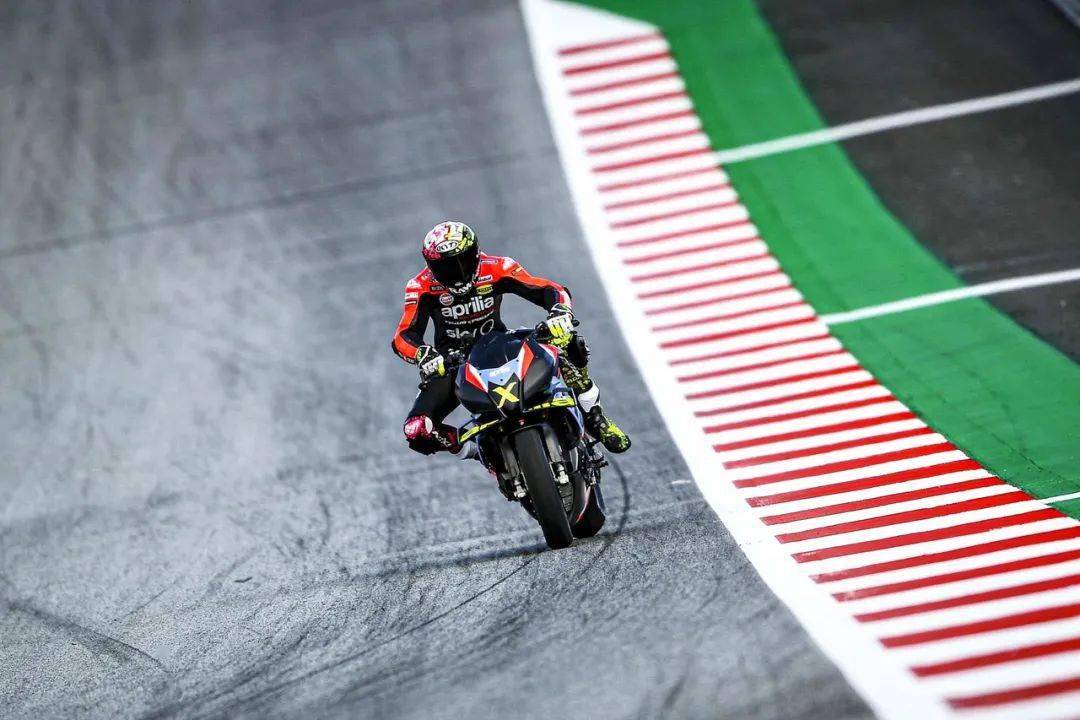 點(diǎn)擊進(jìn)入看圖評(píng)論