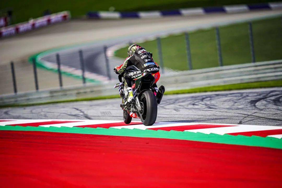 點(diǎn)擊進(jìn)入看圖評(píng)論