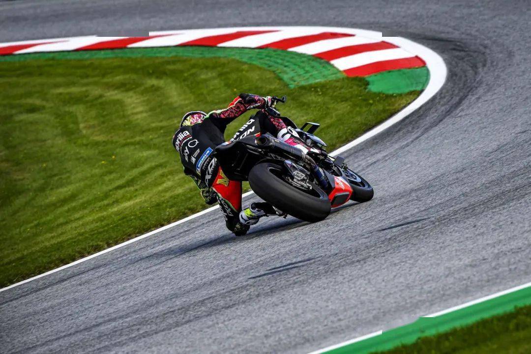 點(diǎn)擊進(jìn)入看圖評(píng)論