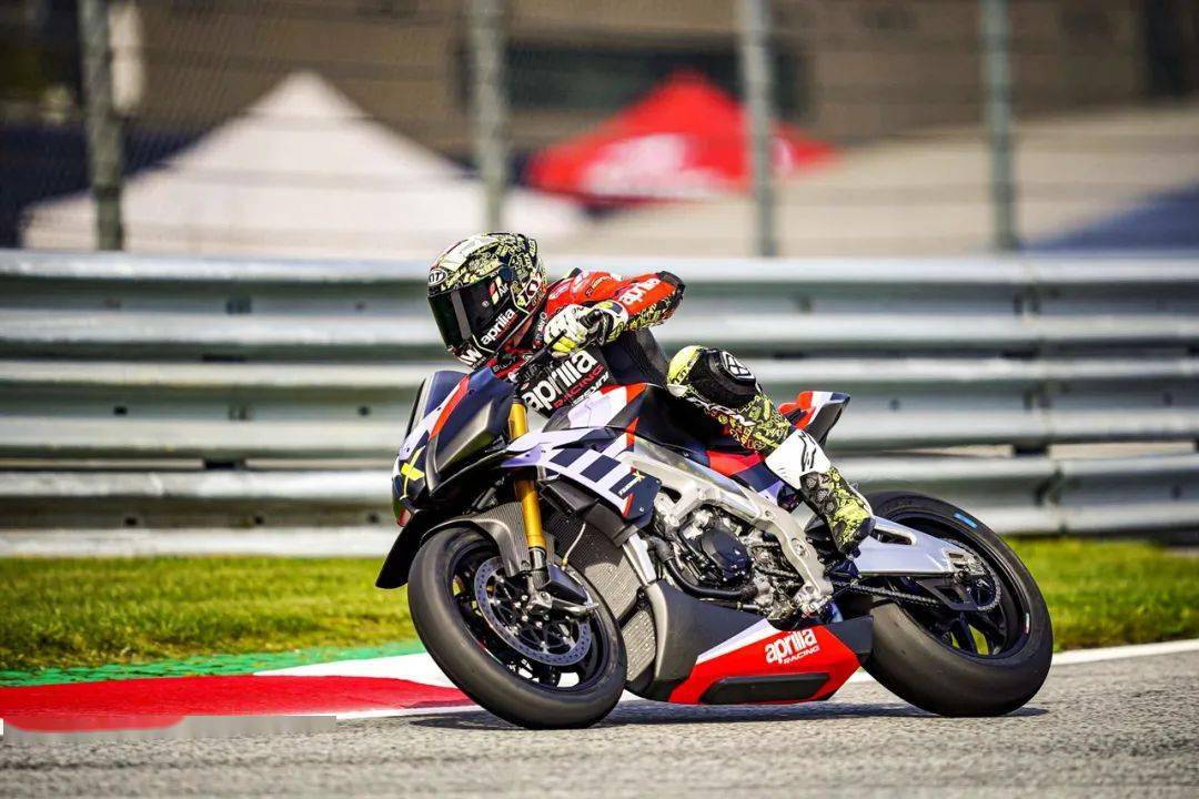 點(diǎn)擊進(jìn)入看圖評(píng)論