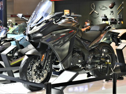 2020重慶摩博會:：最具潛力的國產(chǎn)仿賽 賽科龍RG3低調(diào)亮相