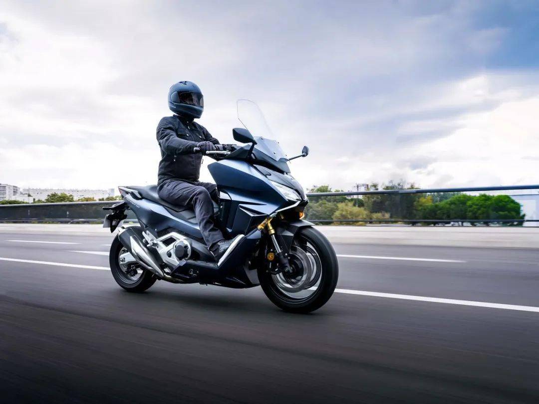 點(diǎn)擊進(jìn)入看圖評(píng)論