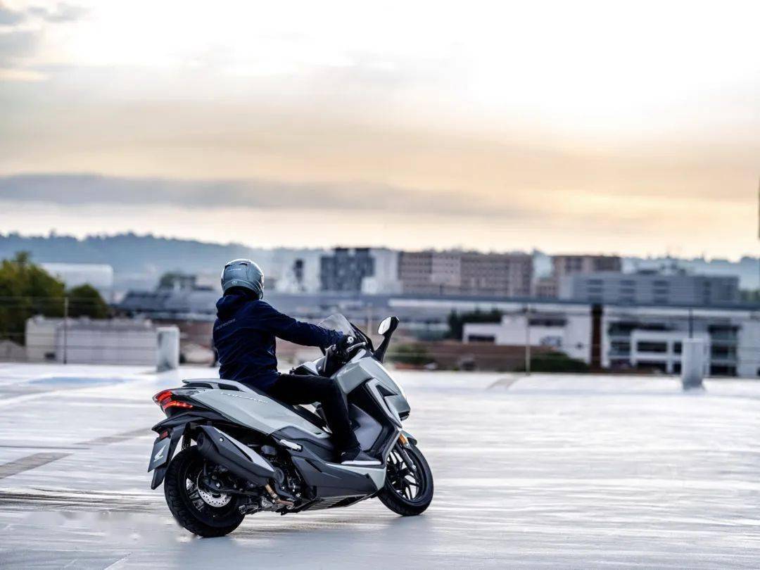 點(diǎn)擊進(jìn)入看圖評(píng)論