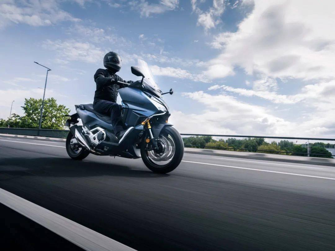 點(diǎn)擊進(jìn)入看圖評(píng)論