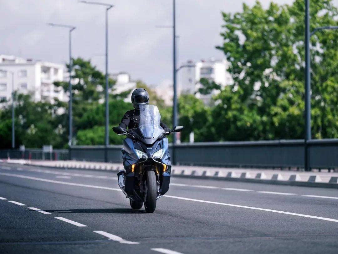 點(diǎn)擊進(jìn)入看圖評(píng)論