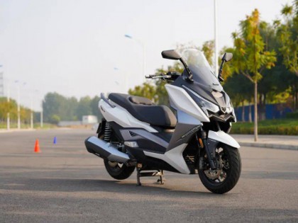 中國摩托車聯(lián)合測評：力刻318