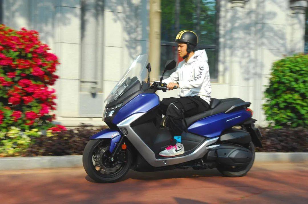 點擊進(jìn)入看圖評論