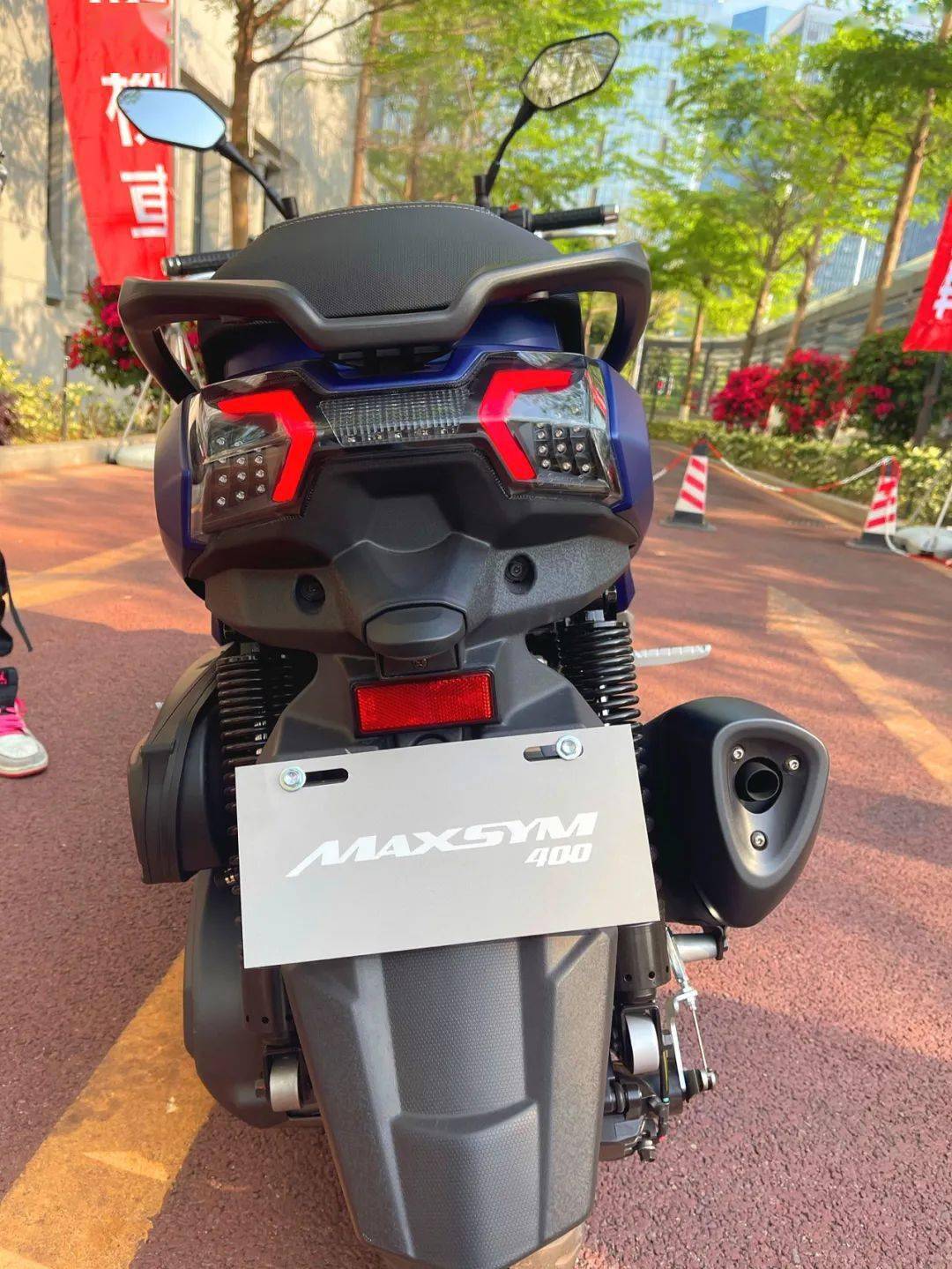 點擊進(jìn)入看圖評論