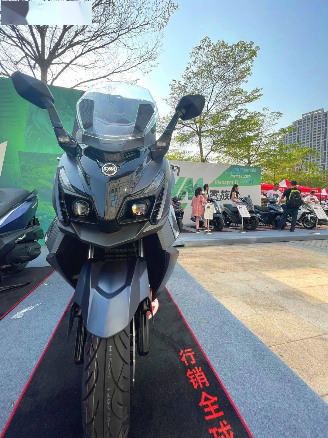 點擊進(jìn)入看圖評論