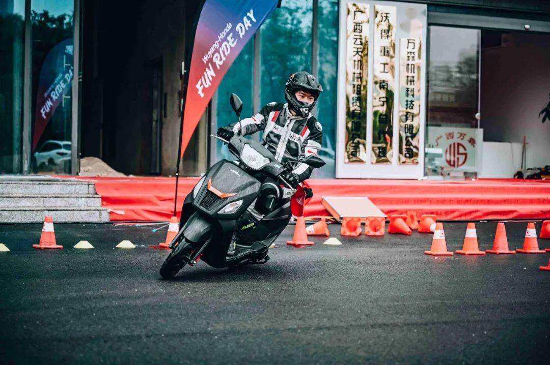 點(diǎn)擊進(jìn)入看圖評論