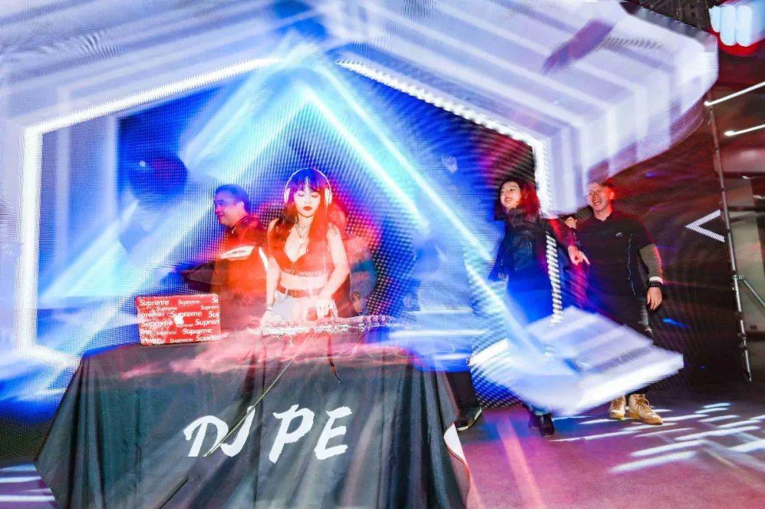 點(diǎn)擊進(jìn)入看圖評論