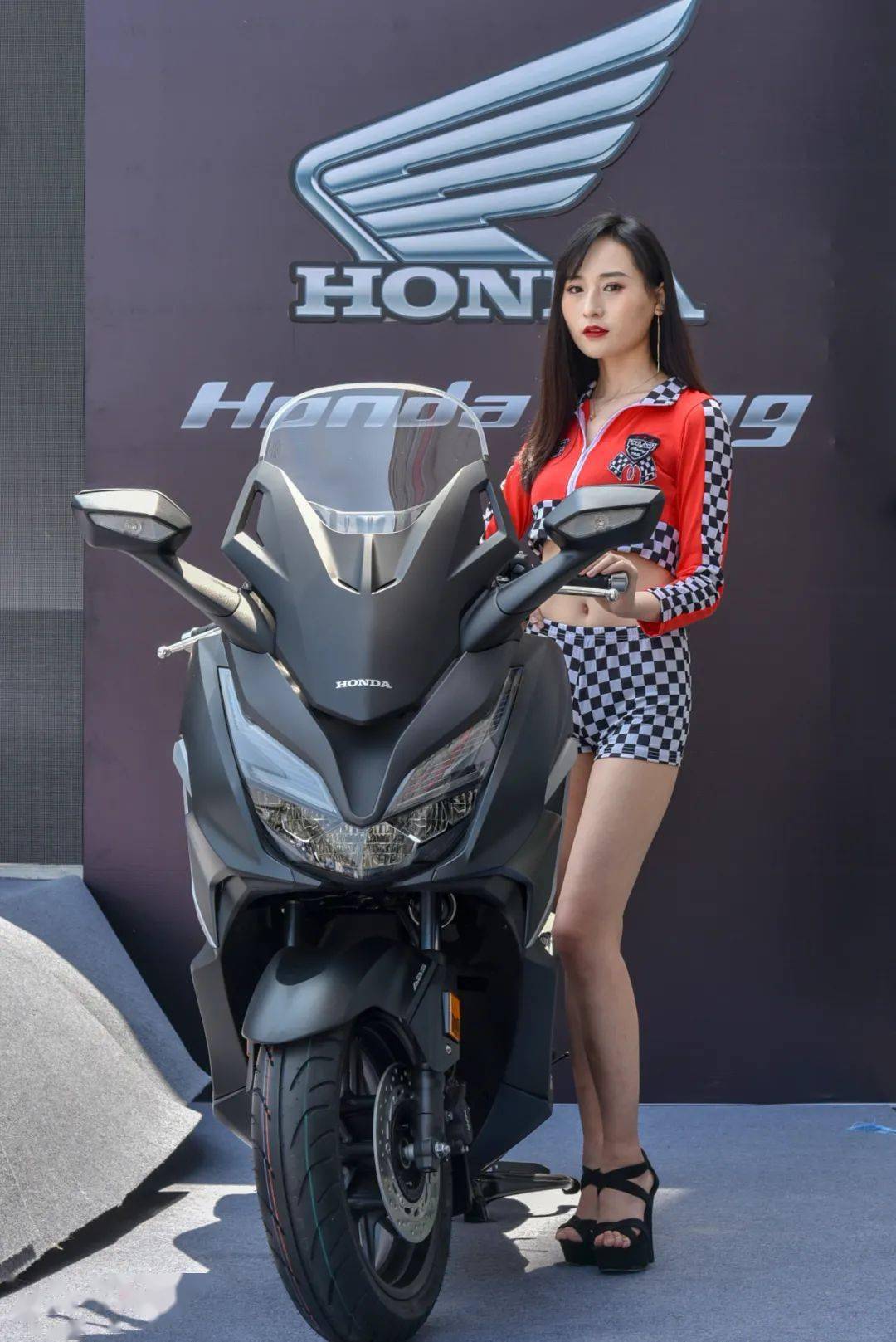 點(diǎn)擊進(jìn)入看圖評論