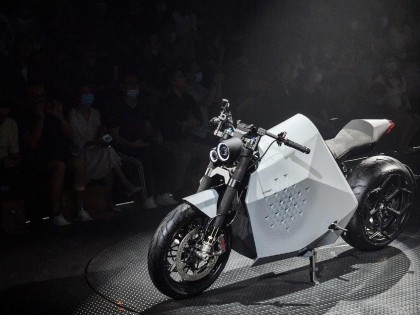 百公里加速3秒、續(xù)航達400公里，Davinci DC100電動摩托車