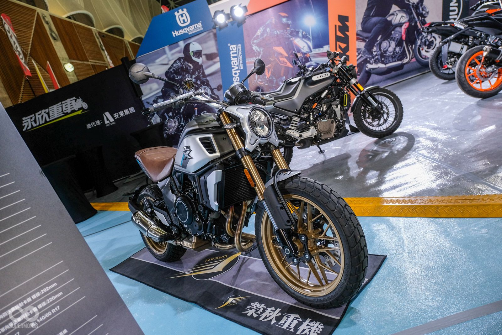 點(diǎn)擊進(jìn)入看圖評(píng)論