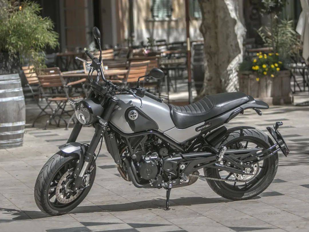 點(diǎn)擊進(jìn)入看圖評(píng)論