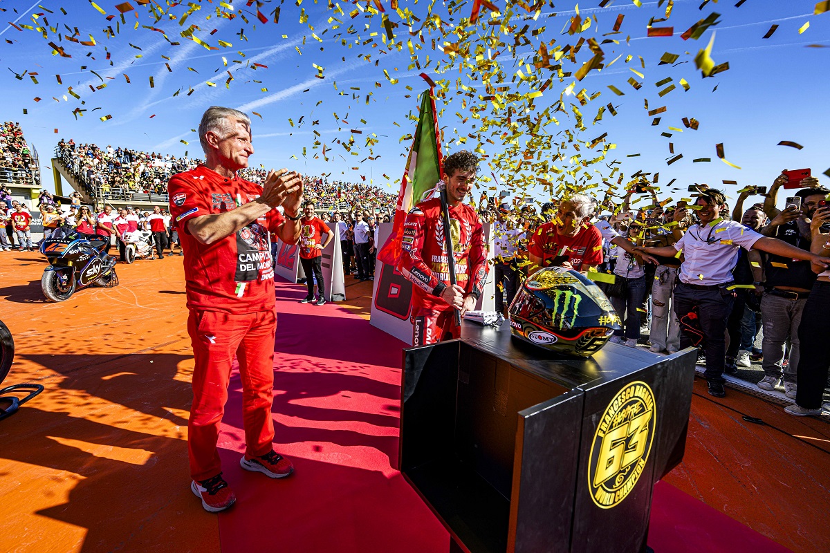 杜卡迪制造商冠軍、杜卡迪聯(lián)想車隊(duì)世界冠軍以及車手世界冠軍