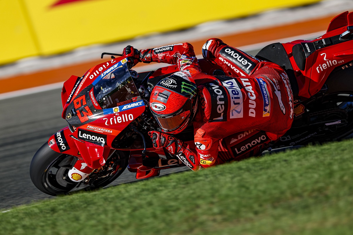 杜卡迪制造商冠軍、杜卡迪聯(lián)想車隊(duì)世界冠軍以及車手世界冠軍