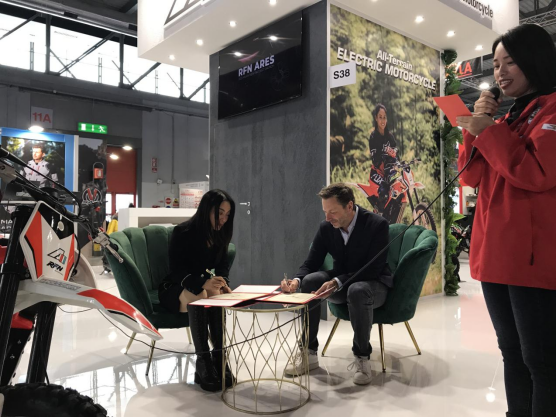 全地形兩用電驅(qū)越野摩托-戰(zhàn)神 ARES