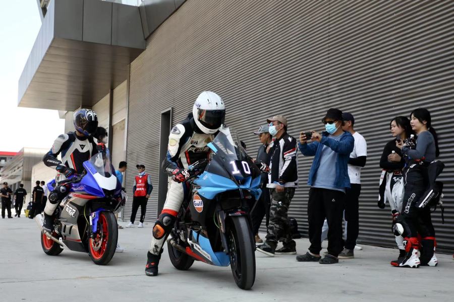 &ldquo;全民摩托車體驗活動&rdquo;在鄭州國際賽車場啟幕