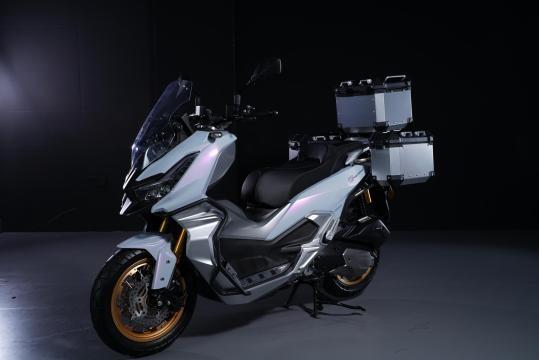 MVCAGAIVA 周末瘋 150 硬核推出摩旅版