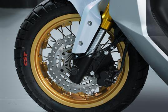 MVCAGAIVA 周末瘋 150 硬核推出摩旅版