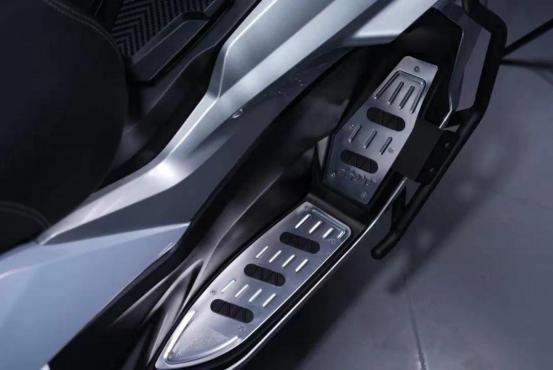 MVCAGAIVA 周末瘋 150 硬核推出摩旅版