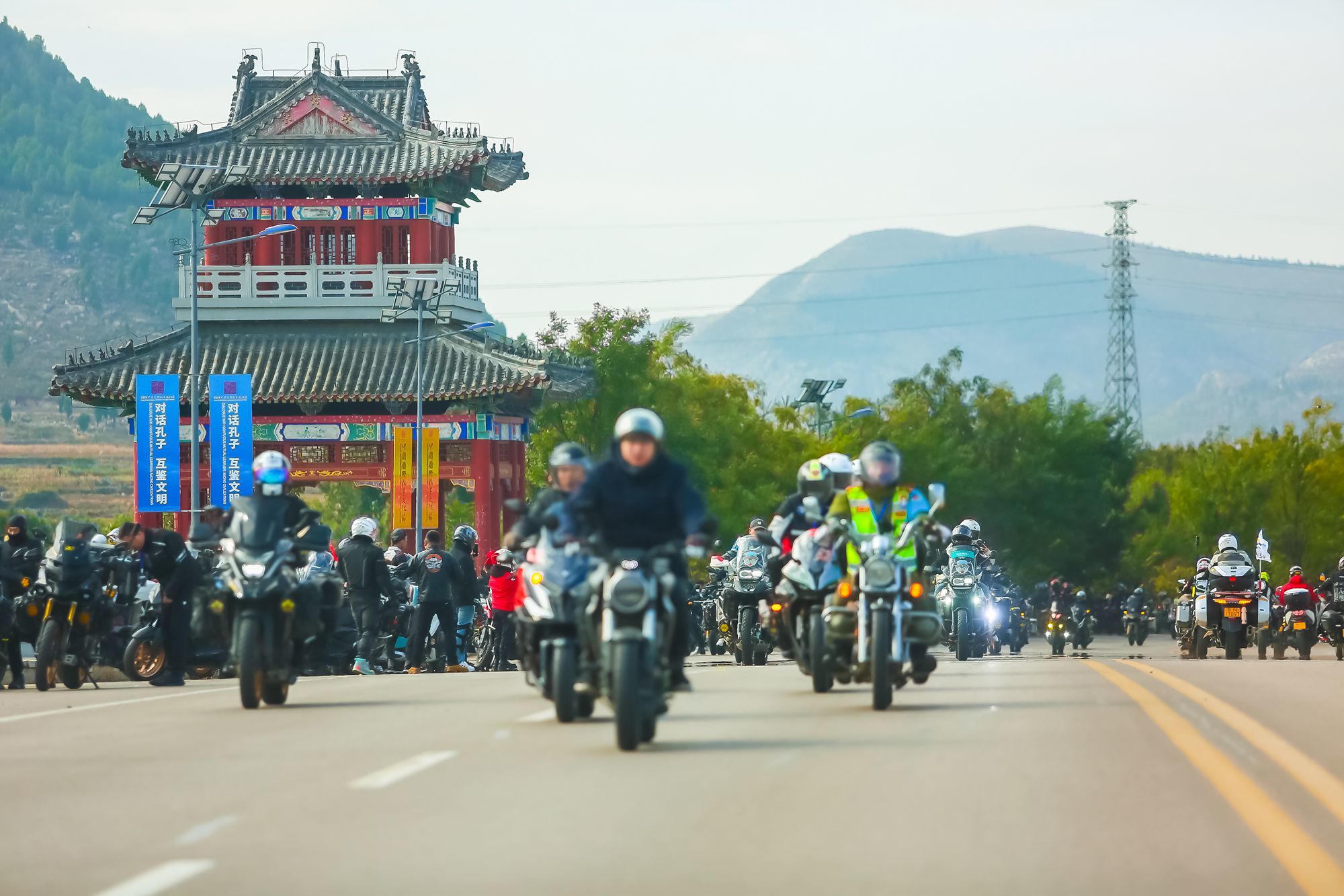 &ldquo;好運(yùn)山東健行大運(yùn)&rdquo;濟(jì)寧站激情開賽數(shù)千臺摩托車震撼登場