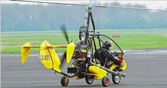 圖為華湖（浙江）航工科技有限公司自主研發(fā)的陸空兩用可拆分飛行摩托